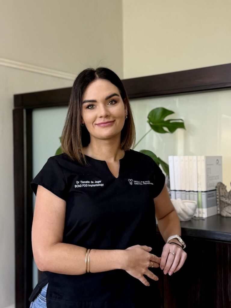 Dr Tienelle de Jager
